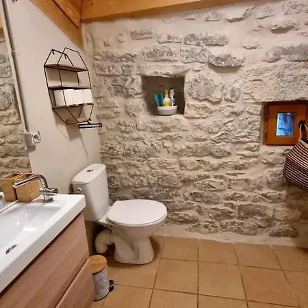 Maison De Charme Relaxation, Art Et Exploration * Berrias-et-Casteljau