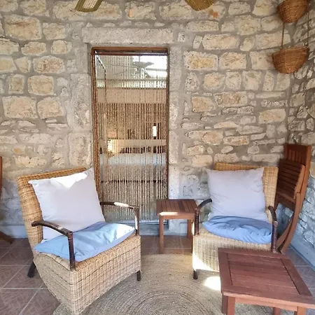 Maison De Charme Relaxation, Art Et Exploration * Berrias-et-Casteljau